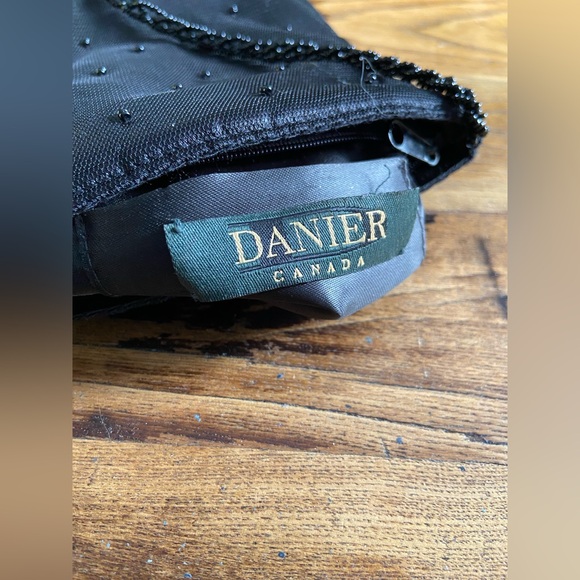 Danier - Picture 5 of 5